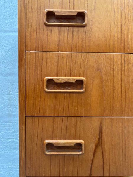 Mid Century Vintage Retro Teak Chest of 5 Drawers 