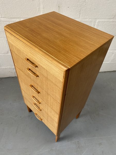 Mid Century Oak Chest of Drawers / Tallboy