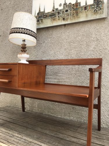 イギリスビンテージ　CHiPPY TELEPHONE SEATS Chippy Heath Curved Upholstered Mustard Telephone Seat