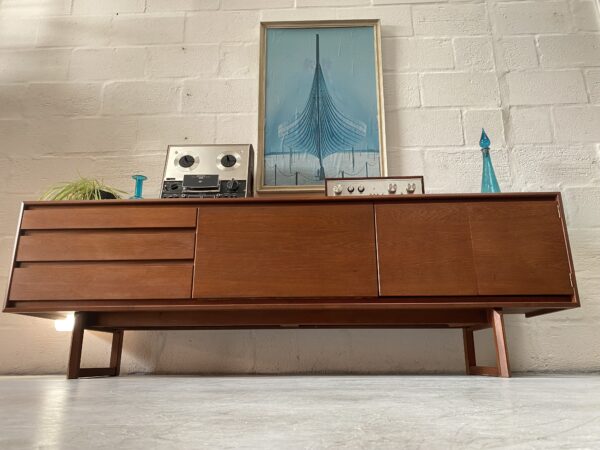 Vintage 1960s WHITE & NEWTON 'Westbourne' Sideboard