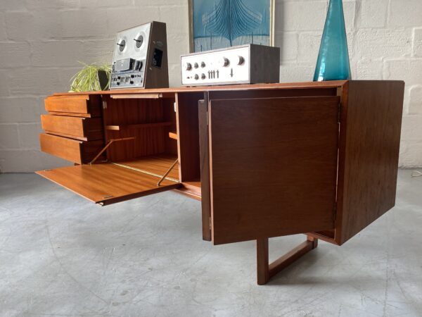 Vintage 1960s WHITE & NEWTON 'Westbourne' Sideboard