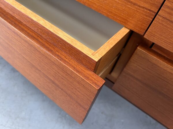 Mid Century REFF For Knoll Chest of Drawers / Dresser