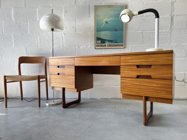 Mid Century Vintage 1960s Uniflex Dressing Table / Desk