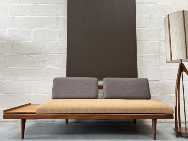 Just a reminder to self another one of these beauties coming soon…Robert Heritage, designed this for East London cabinetmakers Archie Shine in the 1950s there was one on Antiquey roadshow a bit back… Not bad… “138 Sideboard, 1956, by Robert Heritage in rosewood and mahogany, which won the Council of Industrial Design award in 1958” On the website soon www.pavementvintage.co.uk free local delivery #midcenturymodernfurniture #midcenturymodern #midcenturyfurniture #mcmfurniture #mcm #midcenturymodernfurniture #ArchieShine #archieshinestyle #robertheritage #robertheritagedesign #robertheritagesideboard #robertheritagefurniture #cardiff #london #vinterior #pavementvintage #midcenturyinspo #cardiffmcm #walesmcm #midcenturywales #britishmidcentury #heals