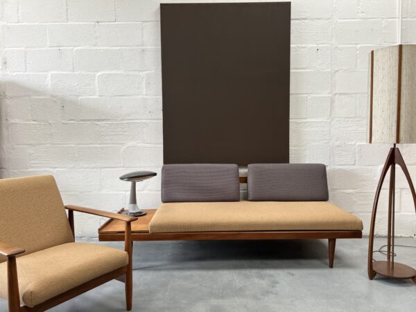 Just a reminder to self another one of these beauties coming soon…Robert Heritage, designed this for East London cabinetmakers Archie Shine in the 1950s there was one on Antiquey roadshow a bit back… Not bad… “138 Sideboard, 1956, by Robert Heritage in rosewood and mahogany, which won the Council of Industrial Design award in 1958” On the website soon www.pavementvintage.co.uk free local delivery #midcenturymodernfurniture #midcenturymodern #midcenturyfurniture #mcmfurniture #mcm #midcenturymodernfurniture #ArchieShine #archieshinestyle #robertheritage #robertheritagedesign #robertheritagesideboard #robertheritagefurniture #cardiff #london #vinterior #pavementvintage #midcenturyinspo #cardiffmcm #walesmcm #midcenturywales #britishmidcentury #heals