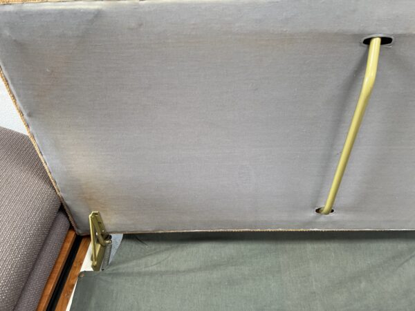 Just a reminder to self another one of these beauties coming soon…Robert Heritage, designed this for East London cabinetmakers Archie Shine in the 1950s there was one on Antiquey roadshow a bit back… Not bad… “138 Sideboard, 1956, by Robert Heritage in rosewood and mahogany, which won the Council of Industrial Design award in 1958” On the website soon www.pavementvintage.co.uk free local delivery #midcenturymodernfurniture #midcenturymodern #midcenturyfurniture #mcmfurniture #mcm #midcenturymodernfurniture #ArchieShine #archieshinestyle #robertheritage #robertheritagedesign #robertheritagesideboard #robertheritagefurniture #cardiff #london #vinterior #pavementvintage #midcenturyinspo #cardiffmcm #walesmcm #midcenturywales #britishmidcentury #heals