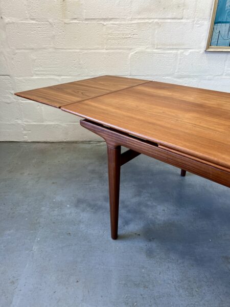 1960s Danish Vintage Dining Table by Johannes Andersen for Uldum Møblefabrik