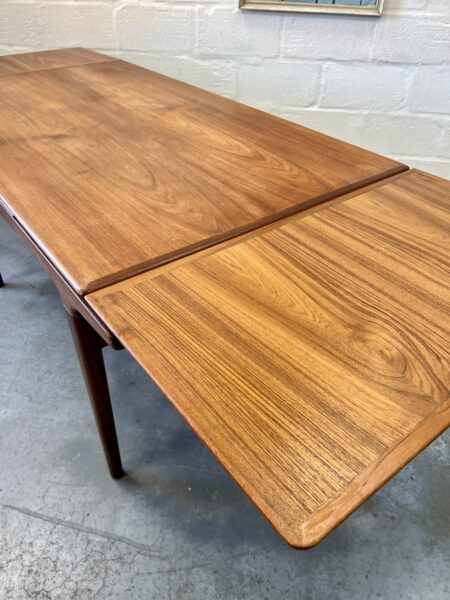 1960s Danish Vintage Dining Table by Johannes Andersen for Uldum Møblefabrik