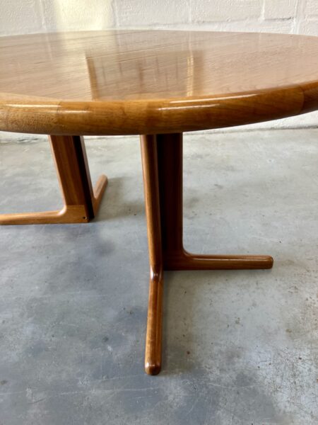 1960s Danish Round Extending Dining Table By Aarsens Møbelfabrik A/S