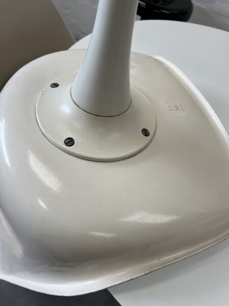 Ebay Vintage 1970s Maurice Burke Arkana 'Tulip' Dining Table & Four Chairs Ebay £217.00 10.10.25 Y 