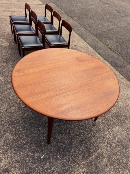 1960’s Set of 6 Danish Teak Dining Chairs by Nørgaards Møbelfabrik & Danish Dining Table