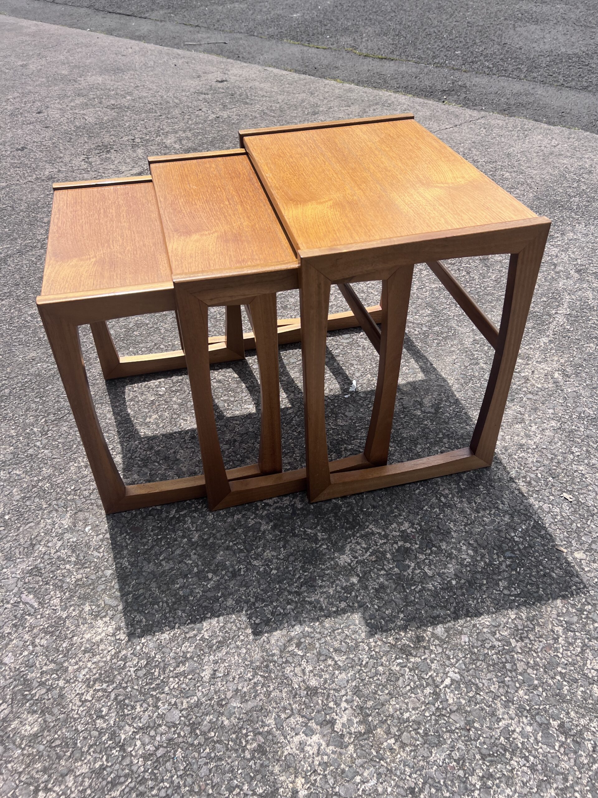 Vintage Nesting Tables – Mid Century / Retro Side Tables Set of 3