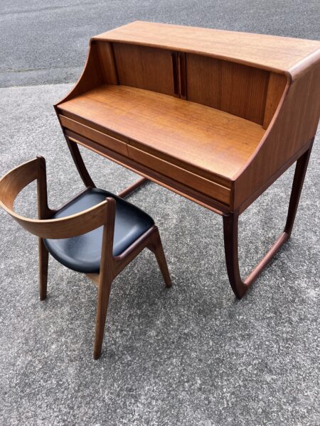 1960s Vintage Beithcraft Desk