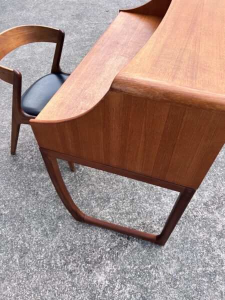 1960s Vintage Beithcraft Desk