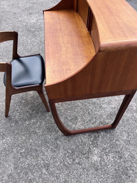 1960s Vintage Beithcraft Desk