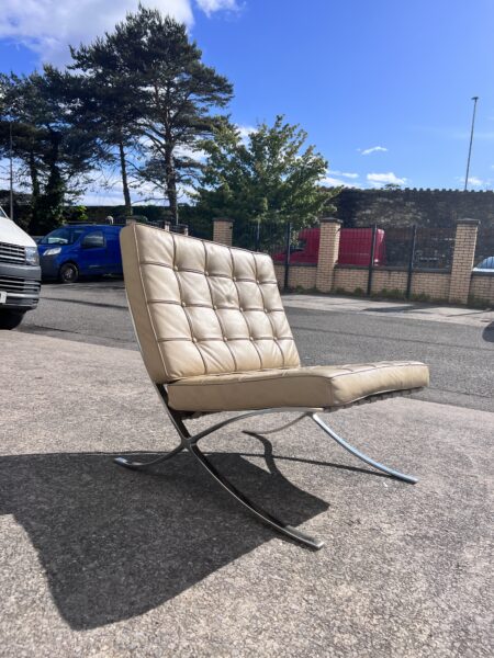 Barcelona Style Armchair in Cream Leather – Mid Century Modern Lounge Chair
